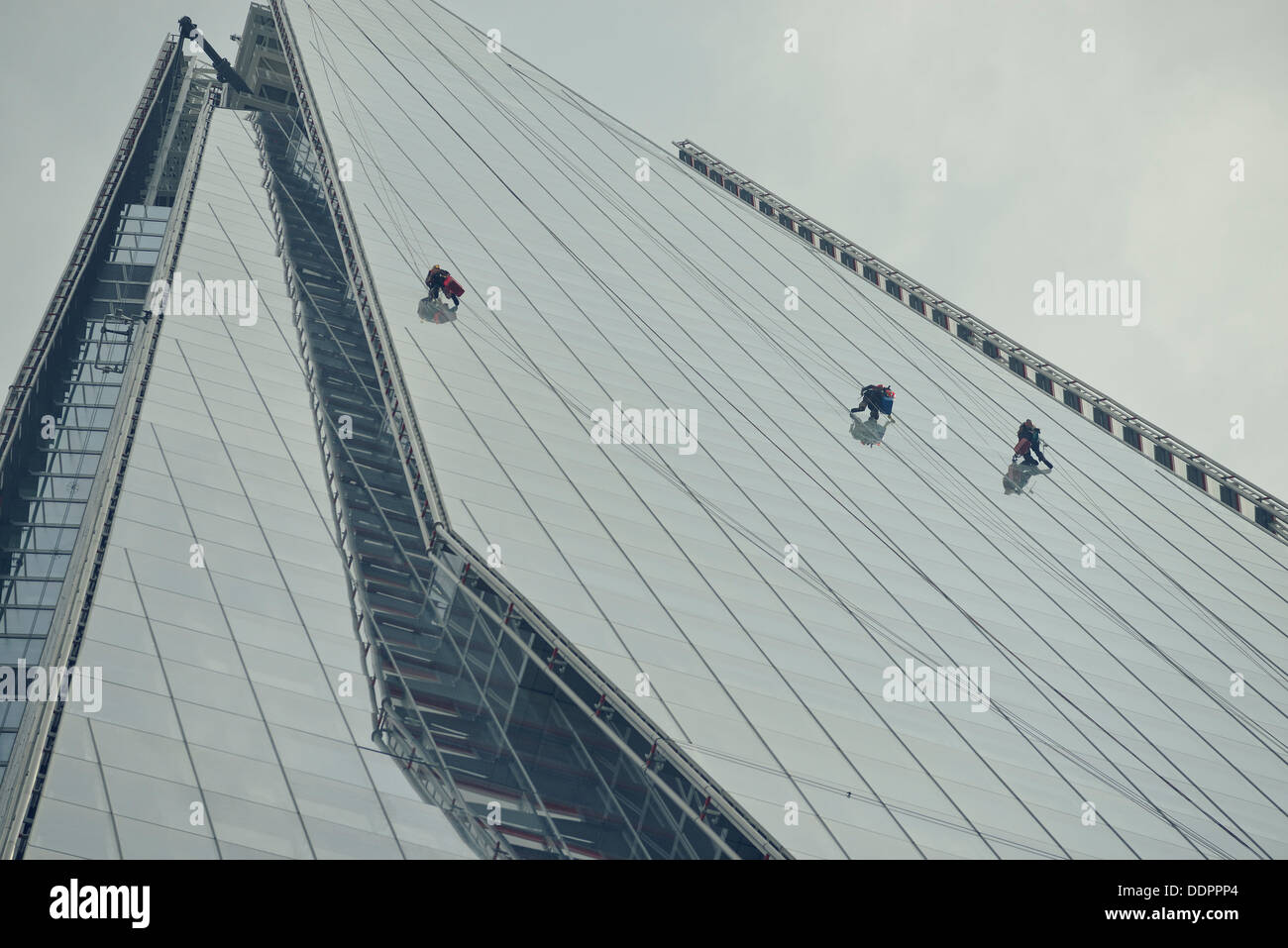 The Shard window cleaners Stock Photo Alamy