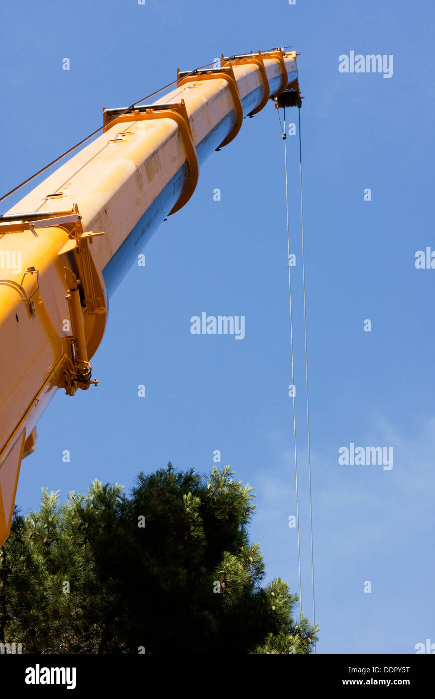 assembly crane bending under weight of lifting load Stock Photo Alamy