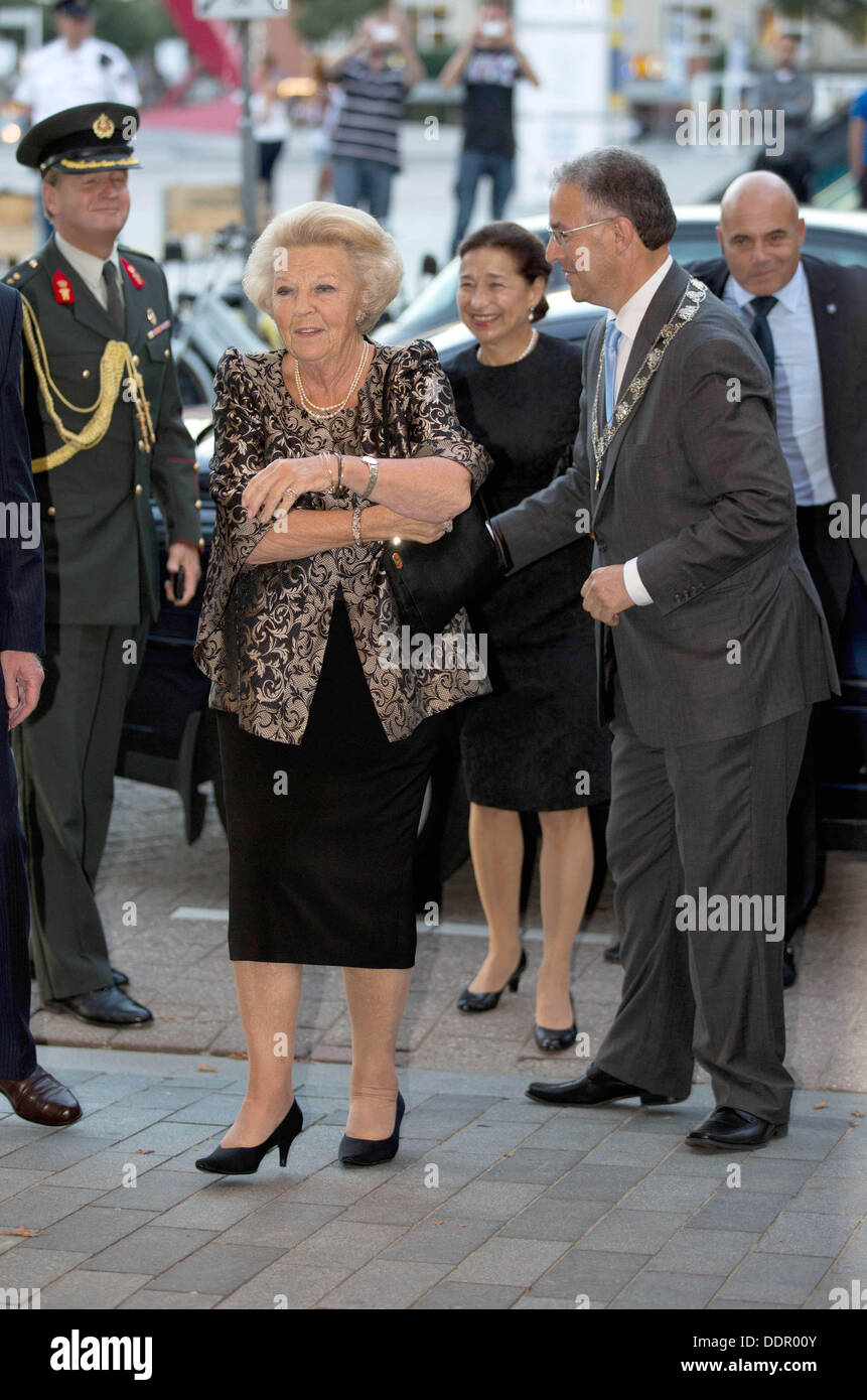 Rotterdam, the Netherlands. 05th Sep, 2013. Dutch Princess Beatrix (C) attends the opening concert of the 18th edition of the Rotterdam Philharmonic Gergiev Festival in De Doelen in Rotterdam, 05 September 2013. Photo: Albert Nieboer / Credit:  dpa picture alliance/Alamy Live News Stock Photo