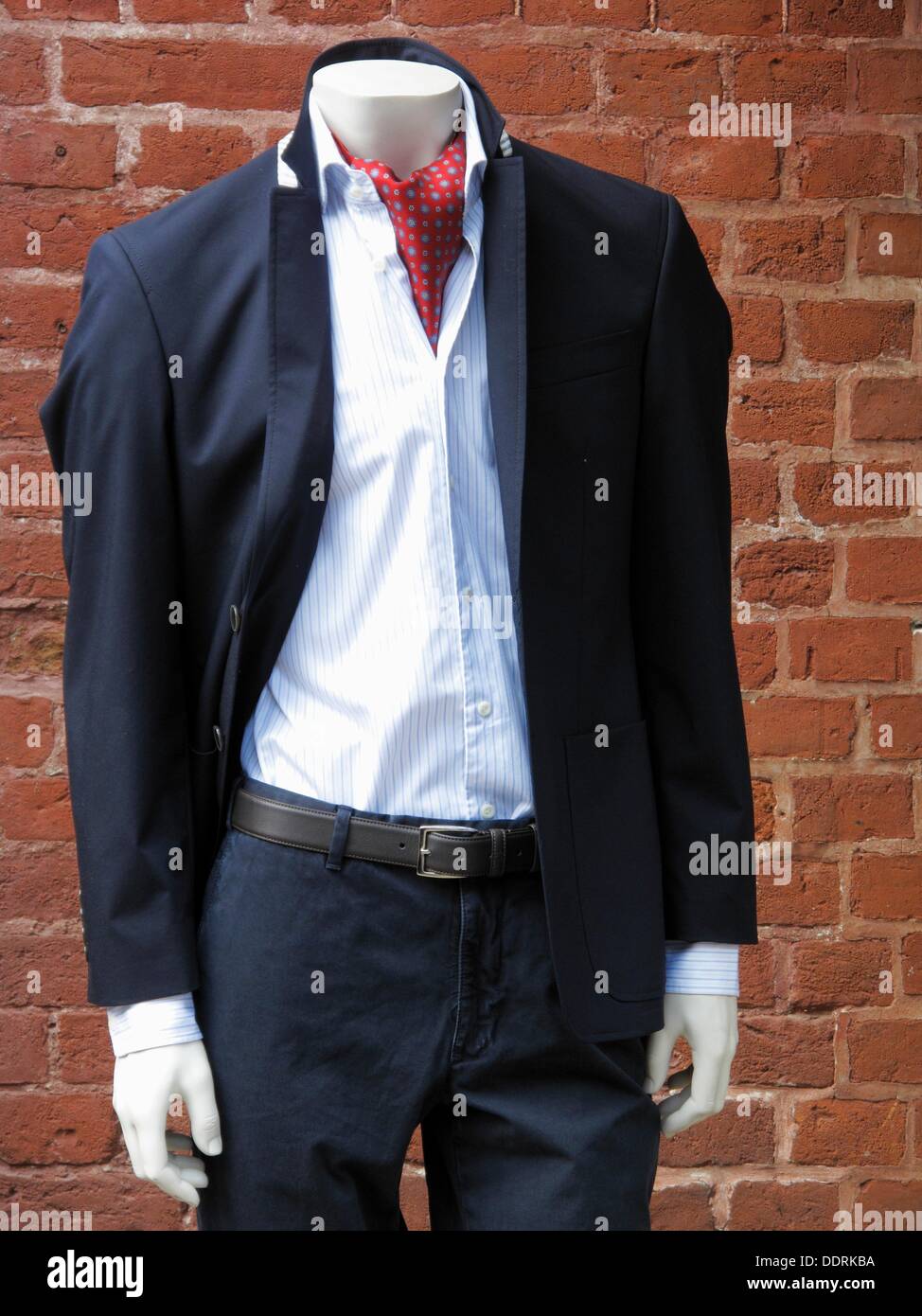 Male mannequin no head in hi-res stock photography and images - Alamy