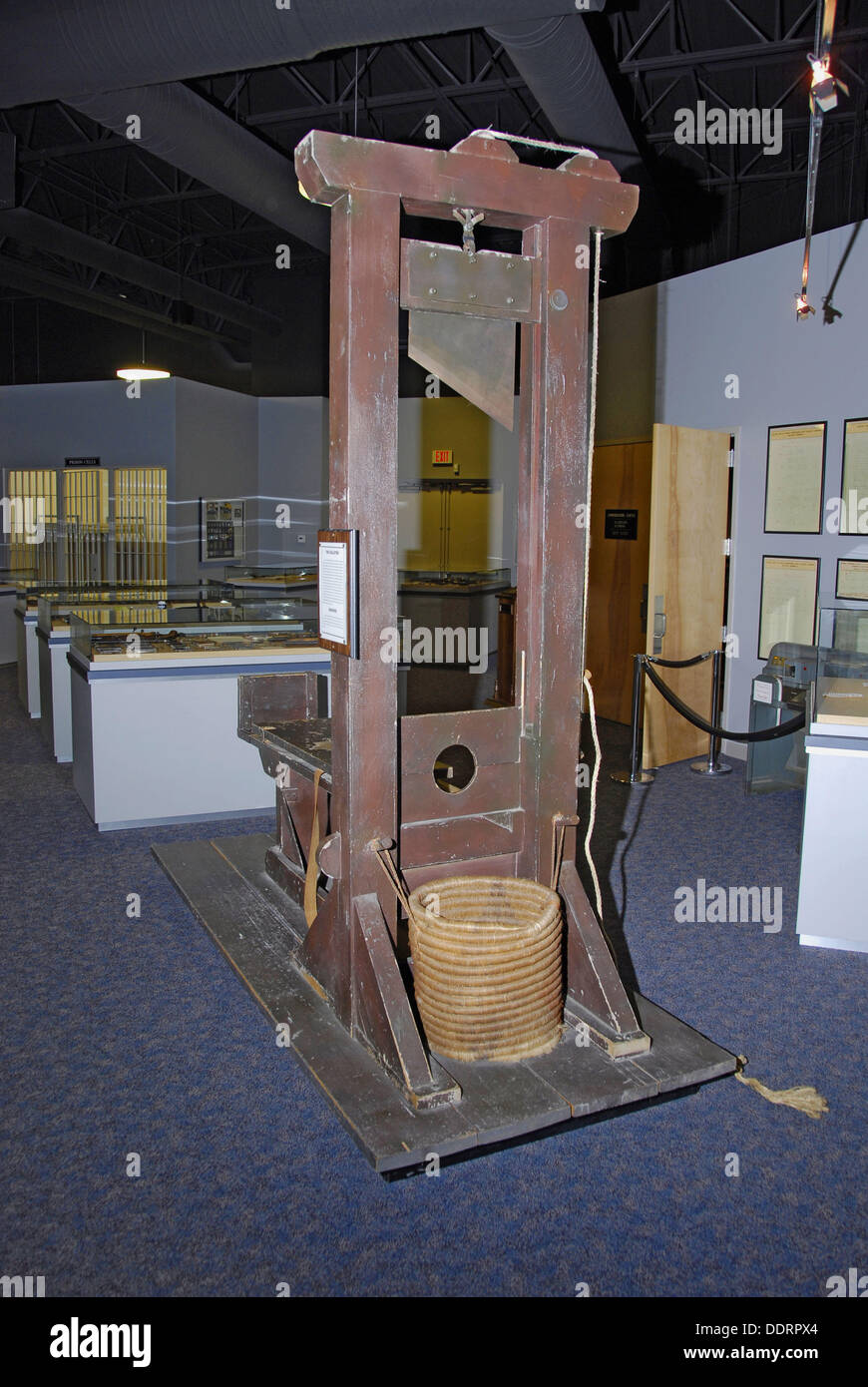 guillotine-at-american-police-hall-of-fame-titusville-florida-fl-DDRPX4.jpg