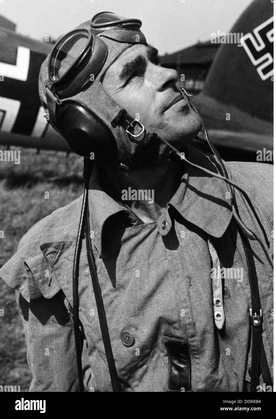 Second World War / WWII, propaganda, Germany, war correspondent of the Luftwaffe (German Air Force) Georg Schödl, portrait, at an airstrip in France, August 1940, Additional-Rights-Clearences-Not Available Stock Photo