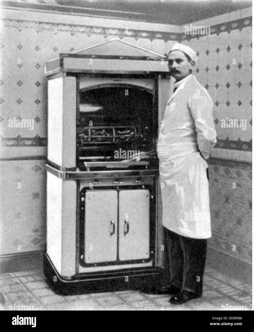 household, cooking and baking, gas grill by F.Küppersbusch & Söhne AG, Gelsenkirchen, circa 1910, Additional-Rights-Clearences-Not Available Stock Photo