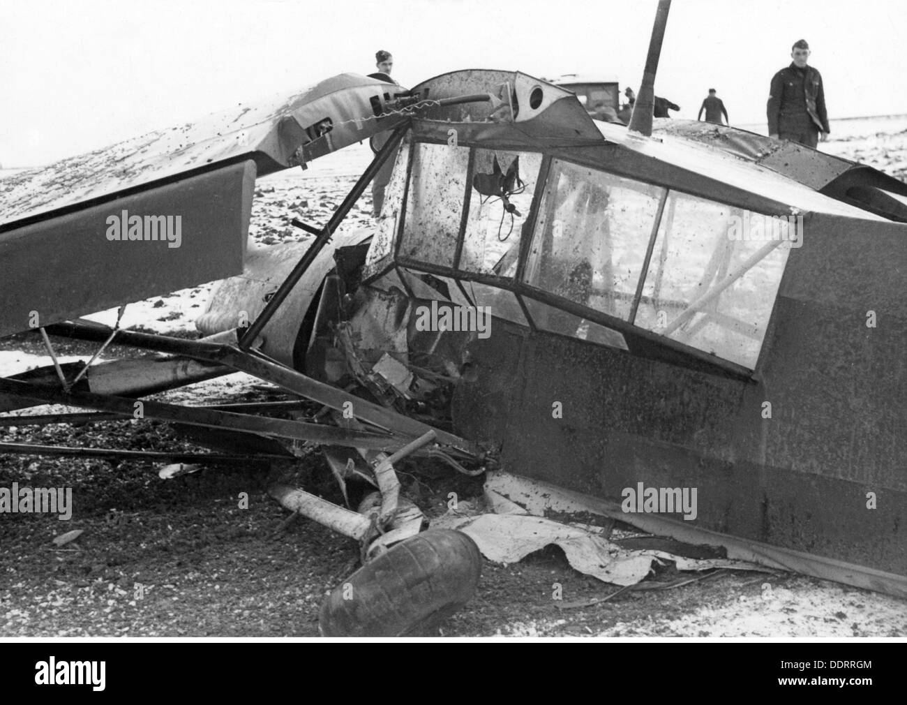 Second World War / WWII, aerial warfare, France, crashed German liaison aircraft type Fieseler Fi 156 'Storch', near Amiens, 23.2.1941, Additional-Rights-Clearences-Not Available Stock Photo
