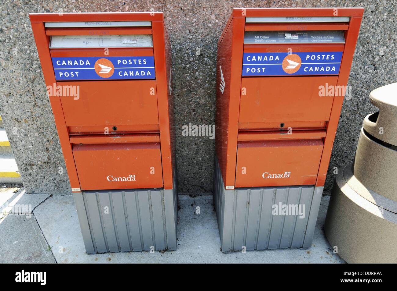 Canada mail hires stock photography and images Alamy