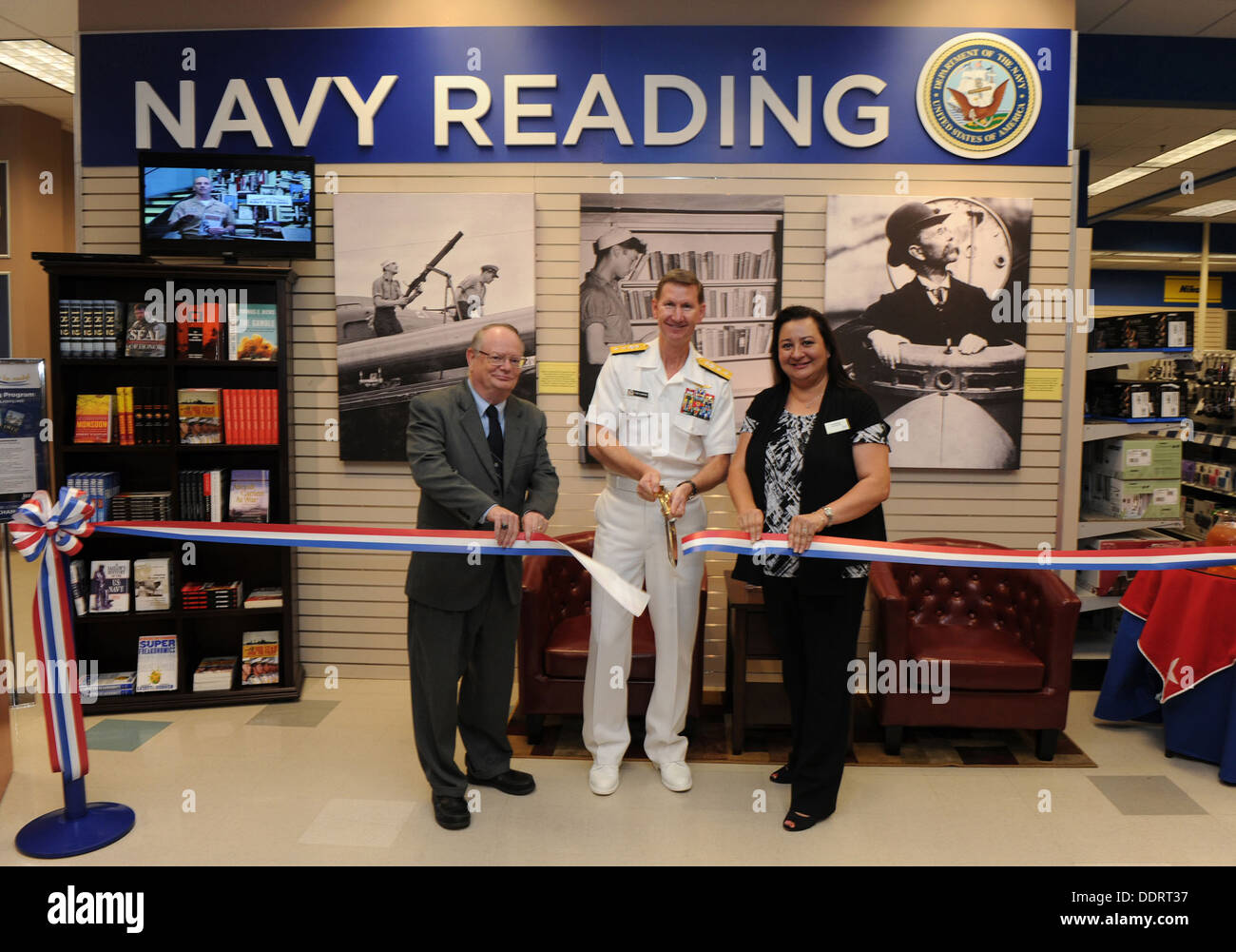 Professor John Jackson, left, program manager for Chief of Naval Operations (CNO) Professional Reading Program, Rear Adm. Walte Stock Photo