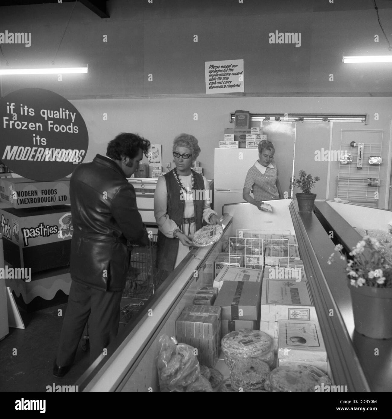 Frozen goods shop Black and White Stock Photos & Images - Alamy