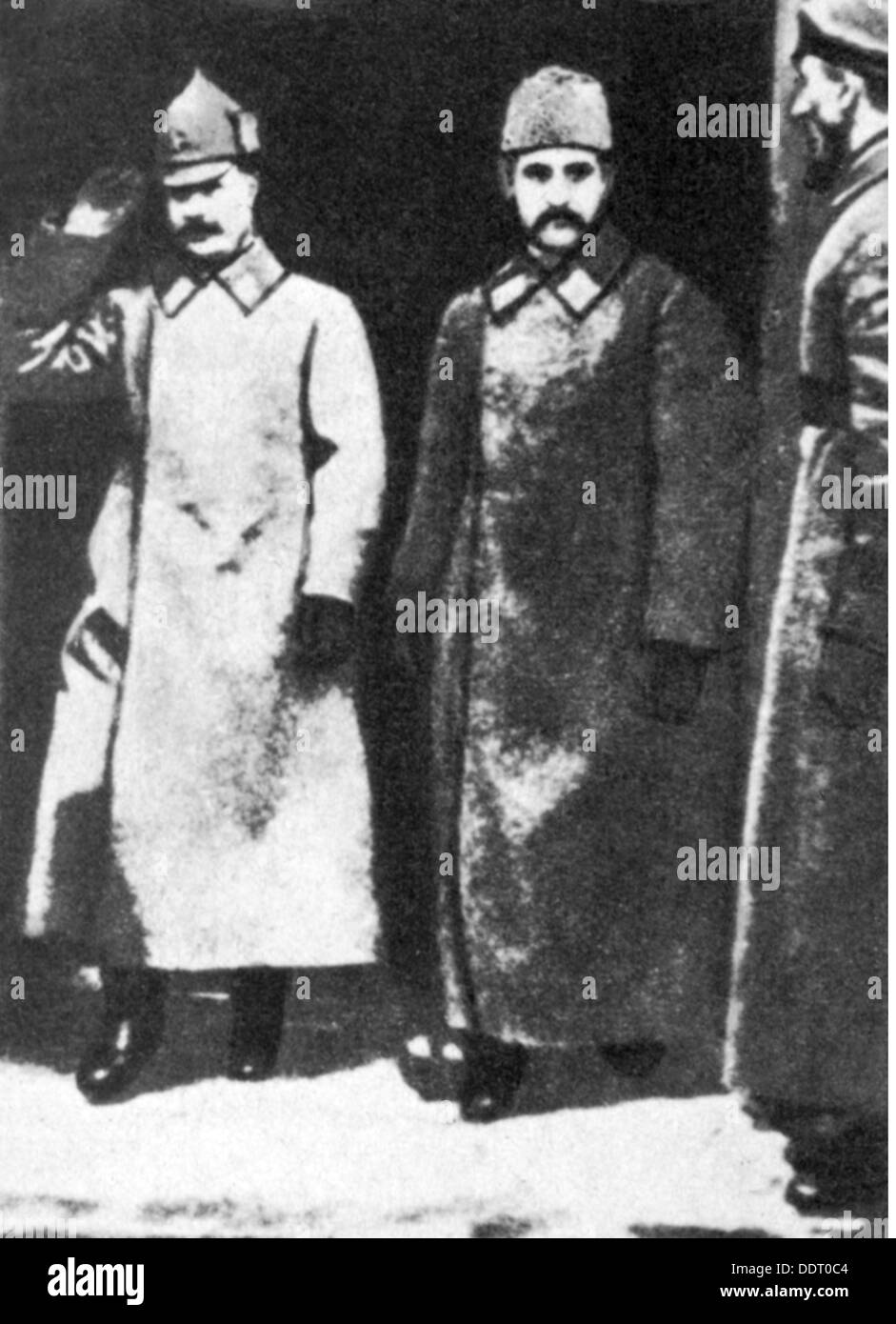 Frunze, Mikhail Vasilyevich, 2.2.1885 - 31.10.1925, Soviet general, full length, with Grigory Ordzhonikidze, 1924, Stock Photo
