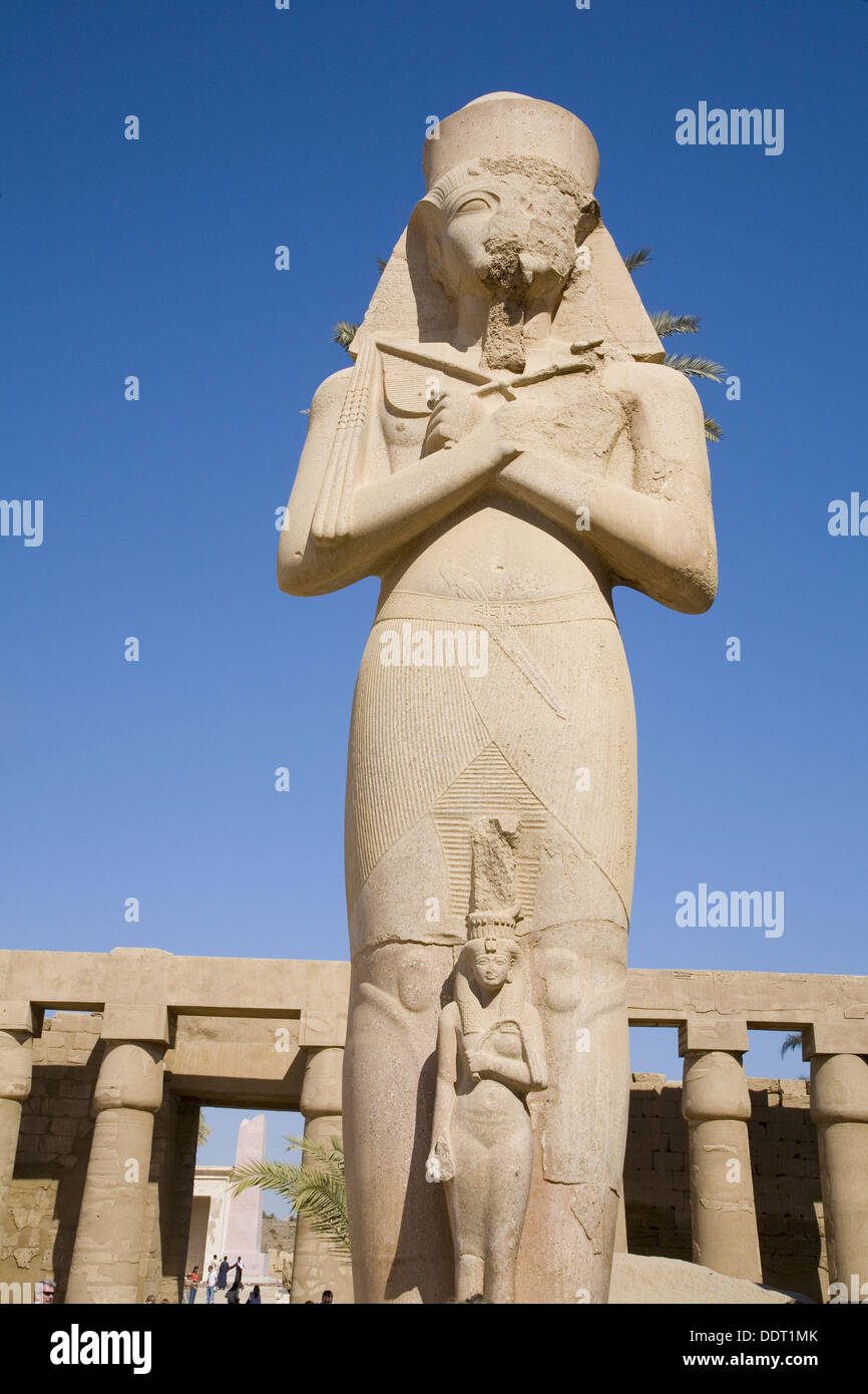 Ramesses ii karnak hi-res stock photography and images - Alamy