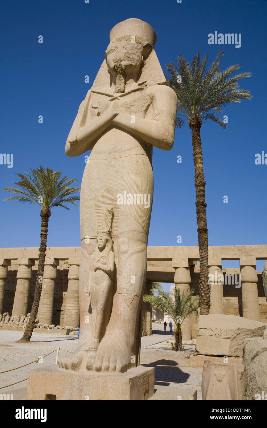 Ramesses ii karnak hi-res stock photography and images - Alamy