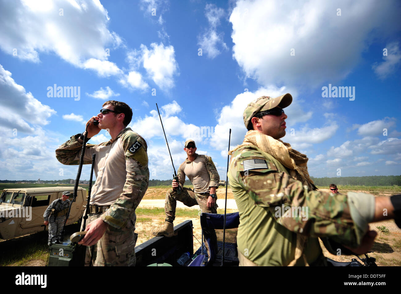 U.S. Air Force combat controllers from the 21st Special Tactics ...