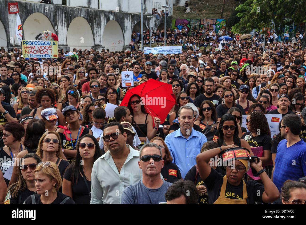 STRIKE. Mayor of Rio de Janeiro denies salary increase for public school teachers. The strike continues (03.08.13) Stock Photo