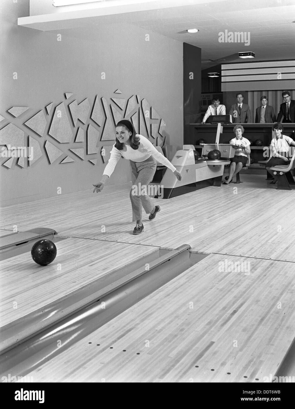 Silver Blades bowling alley, Sheffield, South Yorkshire, 1965. Artist: Michael Walters Stock Photo