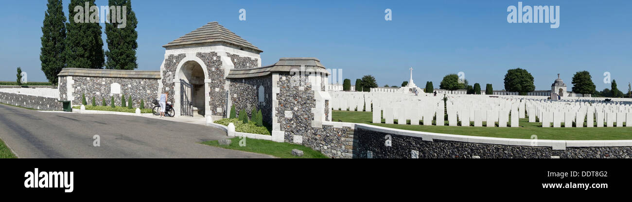 Entrance Tyne Cot Cemetery of the Commonwealth War Graves Commission for First World War One British soldiers, Flanders, Belgium Stock Photo