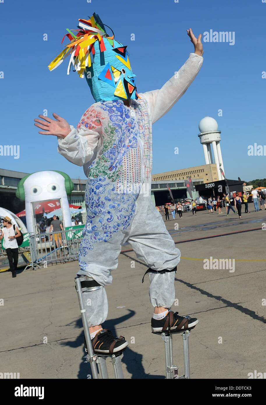 Stilt Conference Man walks on stilts hi-res stock photography and images - Alamy