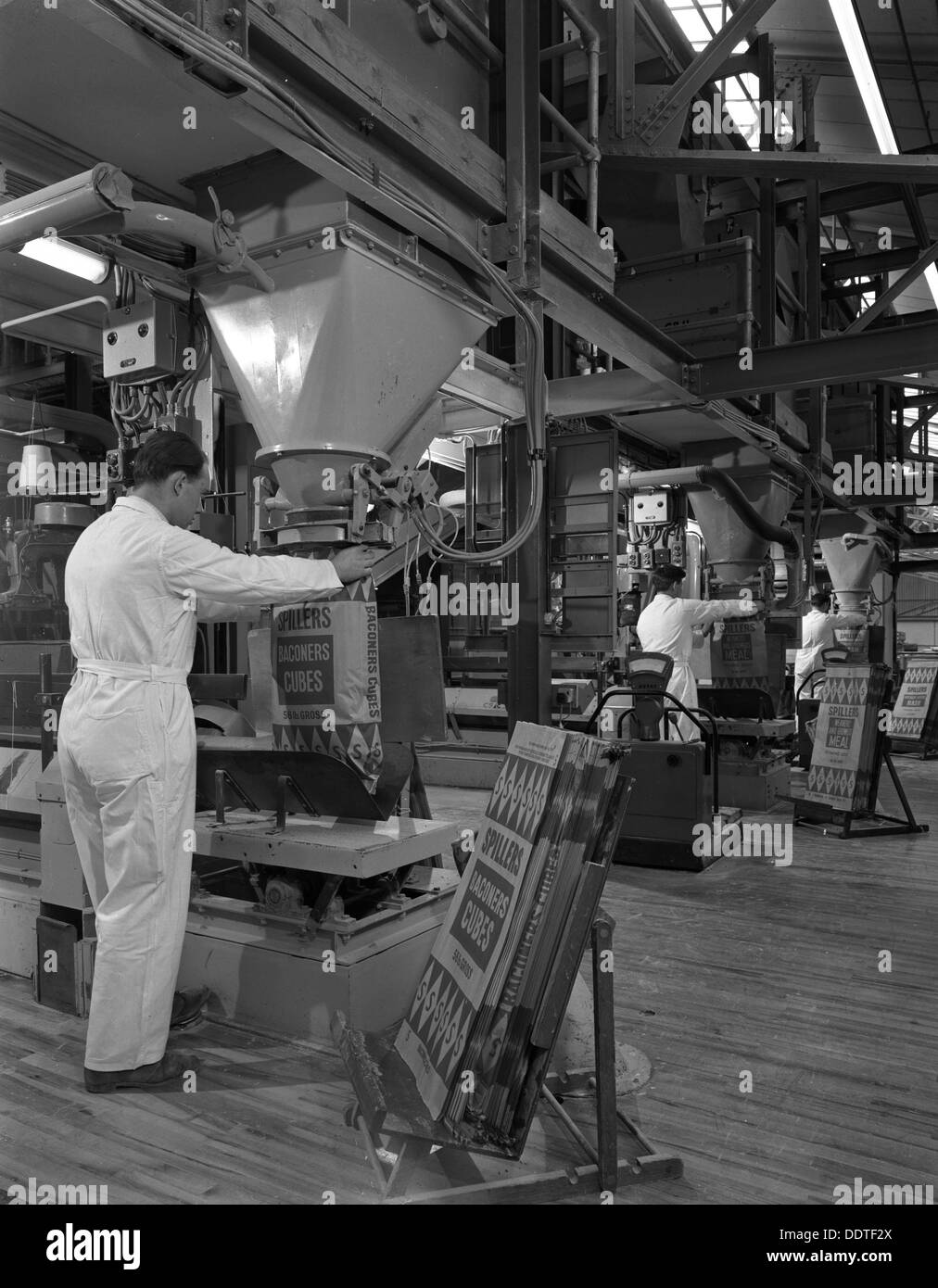 Animal feed manufacturing Black and White Stock Photos & Images Alamy Animal feed manufacturing Black and White Stock Photos & Images Alamy