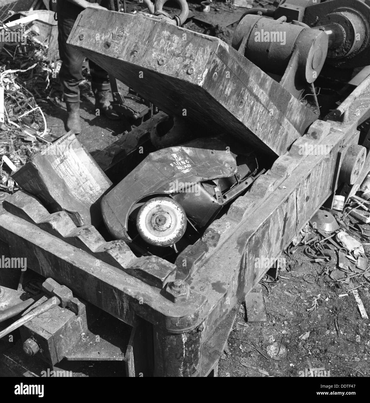 Scrap metal crushing machine hires stock photography and images Alamy