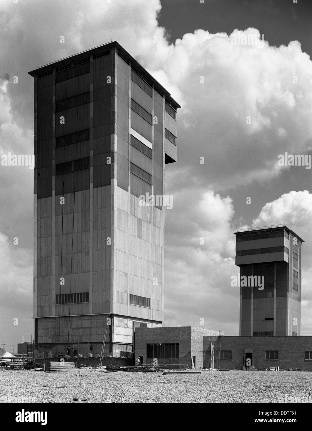 Downcast koepe tower cotgrave colliery hires stock photography and