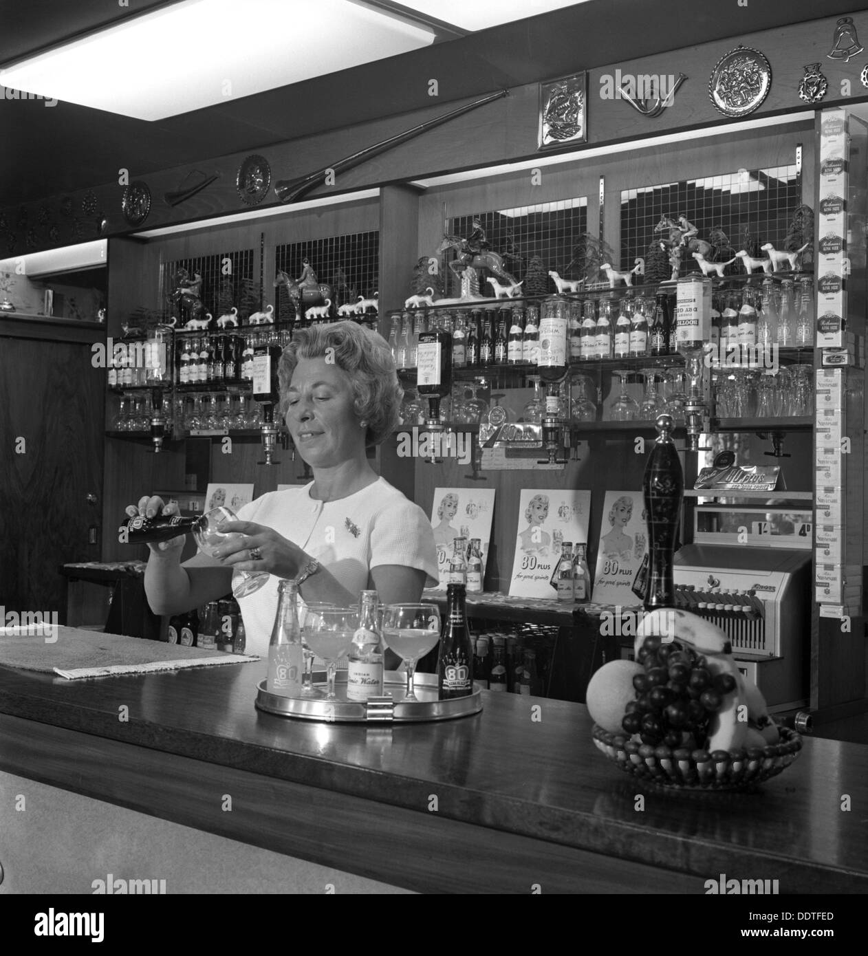 Rotherham pub hires stock photography and images Alamy