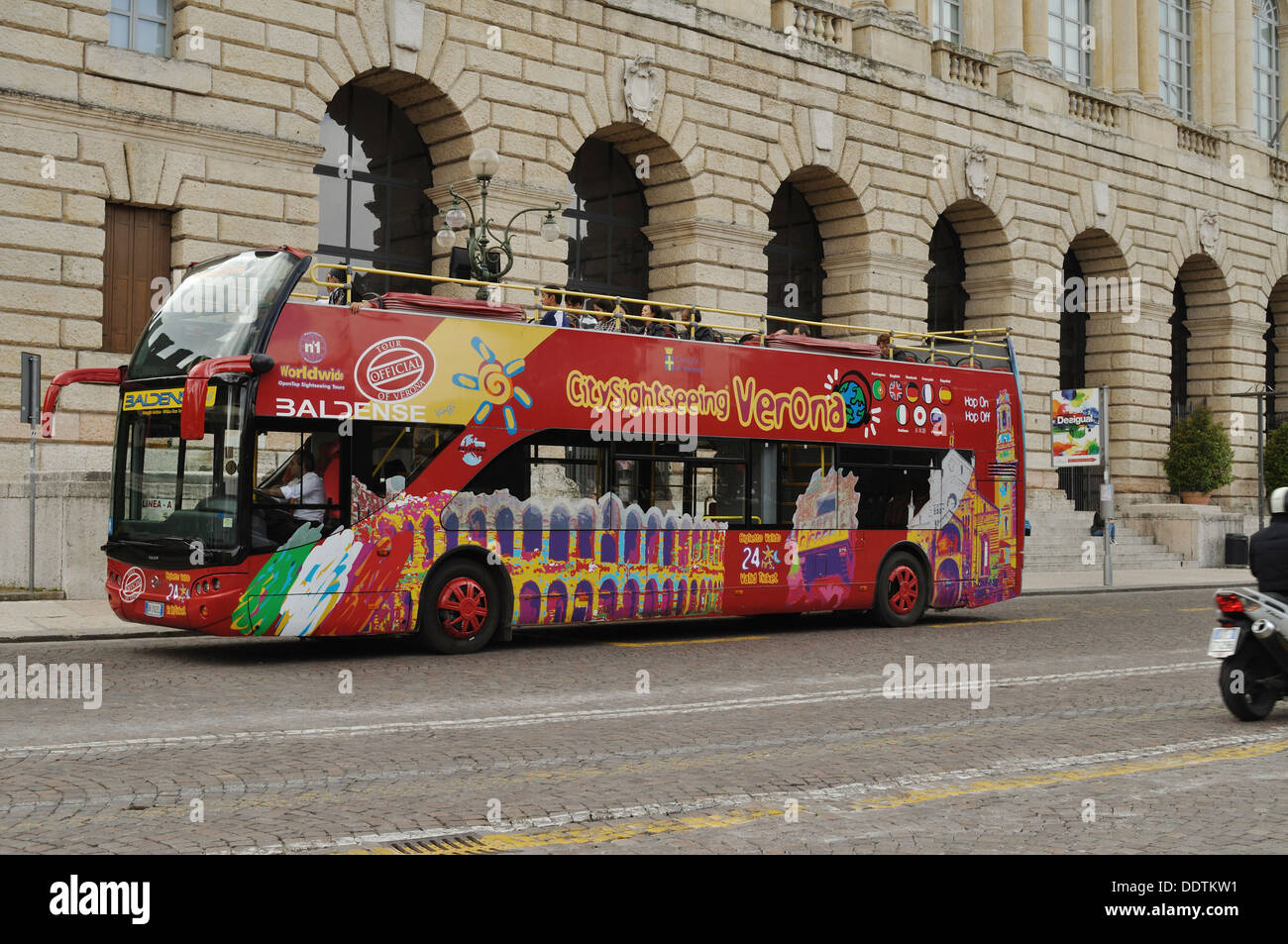 Bus tour italy hi-res stock photography and images - Alamy