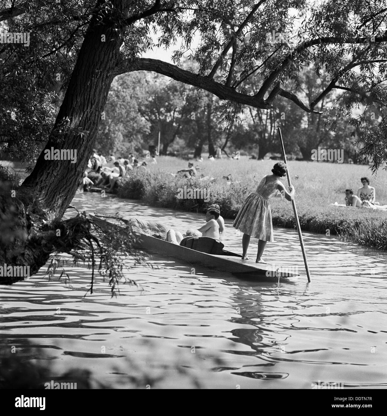 Punting on the River Cam near Grantchester, Cambridgeshire, 1960. Artist: John Gay Stock Photo