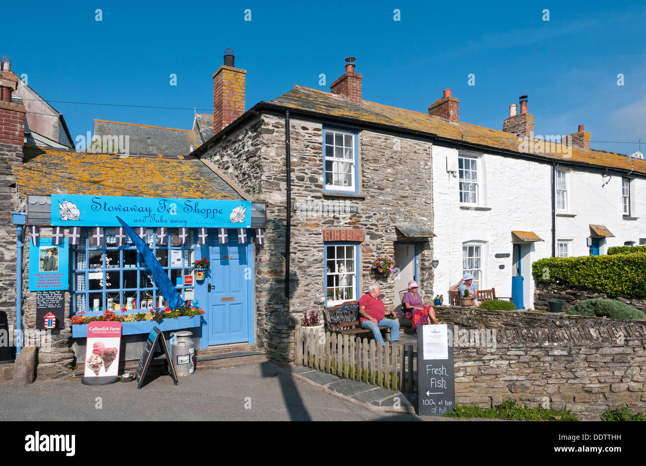 Great Britain, England, North Cornwall, Port Isaac, tea shoppe, take away, 'Doc Martin' merchandise stockist, private residences Stock Photo