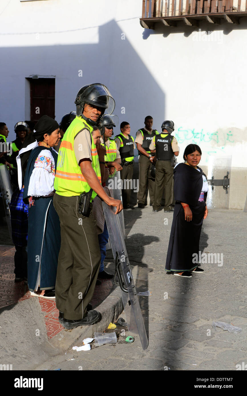 Indian police uniform hi-res stock photography and images - Alamy