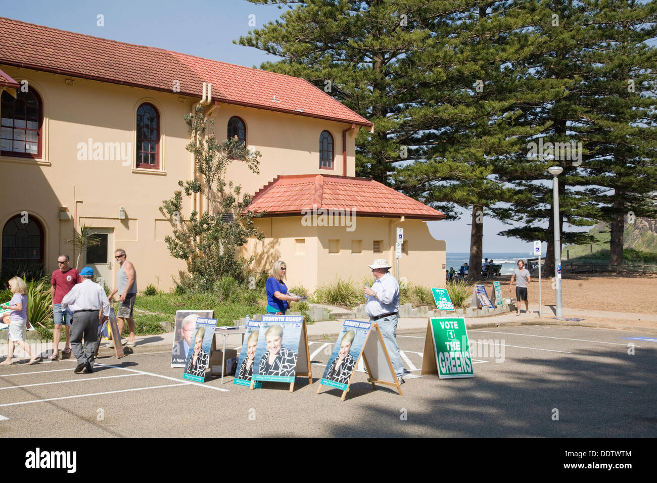 New South Wales, Australia. 7th September 2013.  Australian federal election, Australians voting on Saturday 7th september 2013 at Newport Beach surf life saving club on Sydney's northern beaches, Newport beach, New South Wales, Australia Credit:  martin berry/Alamy Live News Stock Photo