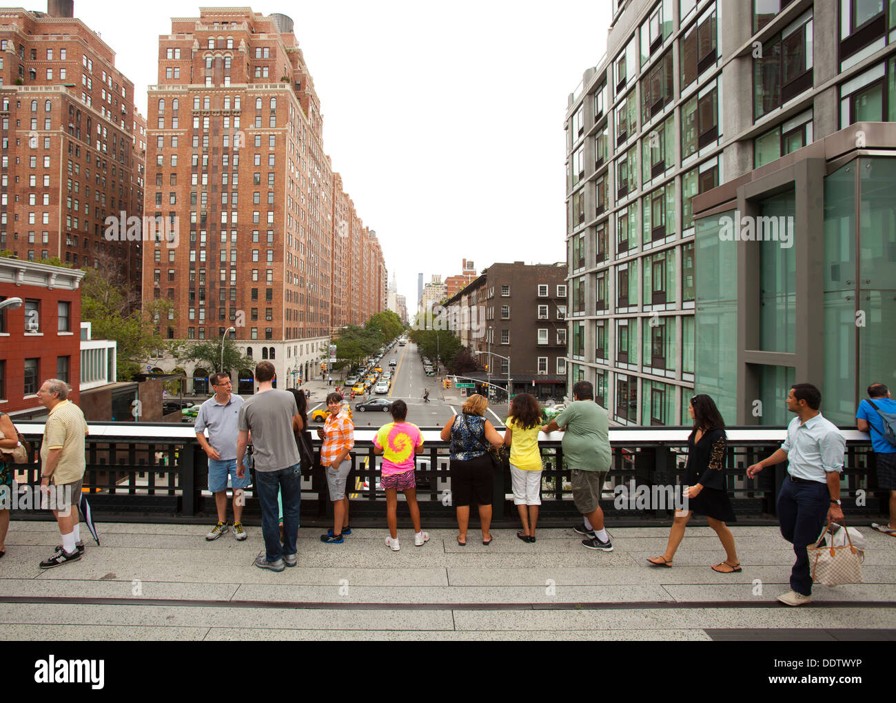 High line park new york view hi-res stock photography and images - Alamy