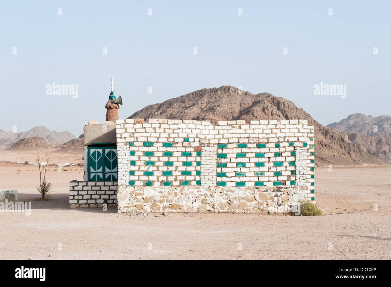 Mosque in Bedouin village, Egypt Stock Photo