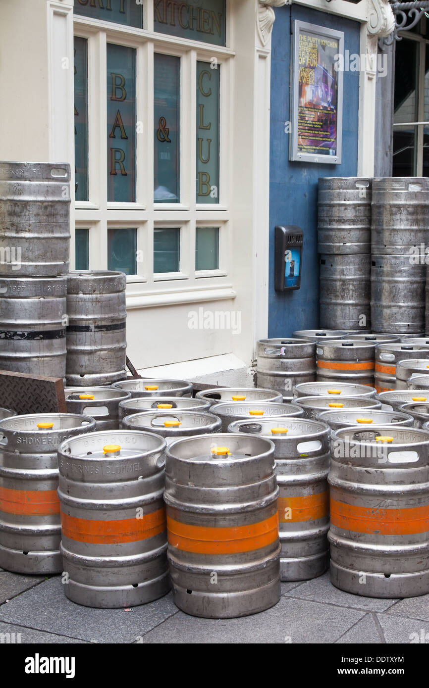 Beer kegs closeup hires stock photography and images Alamy