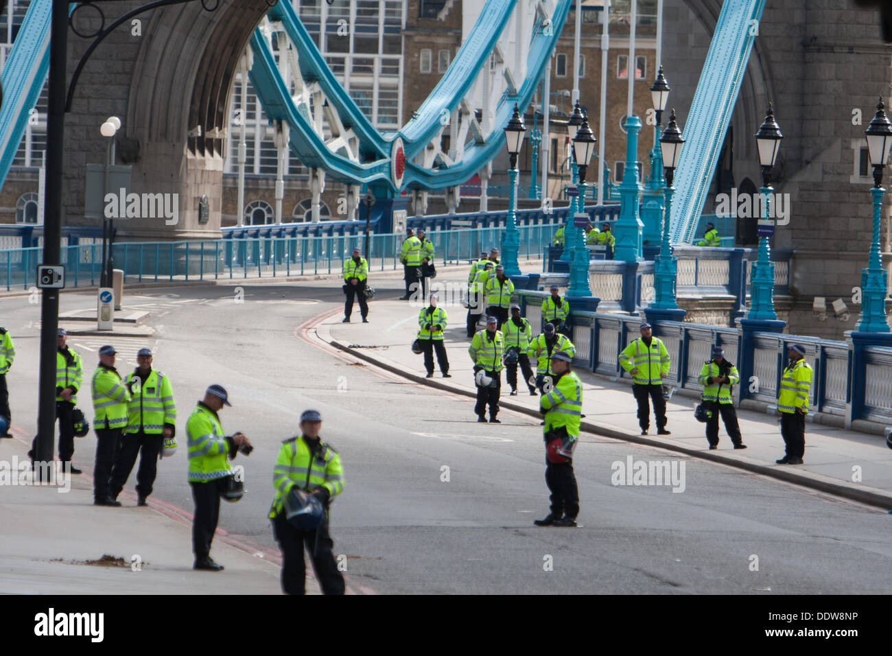 London, UK. 07th Sep, 2013. Police line a deserted Tower Bridge ...