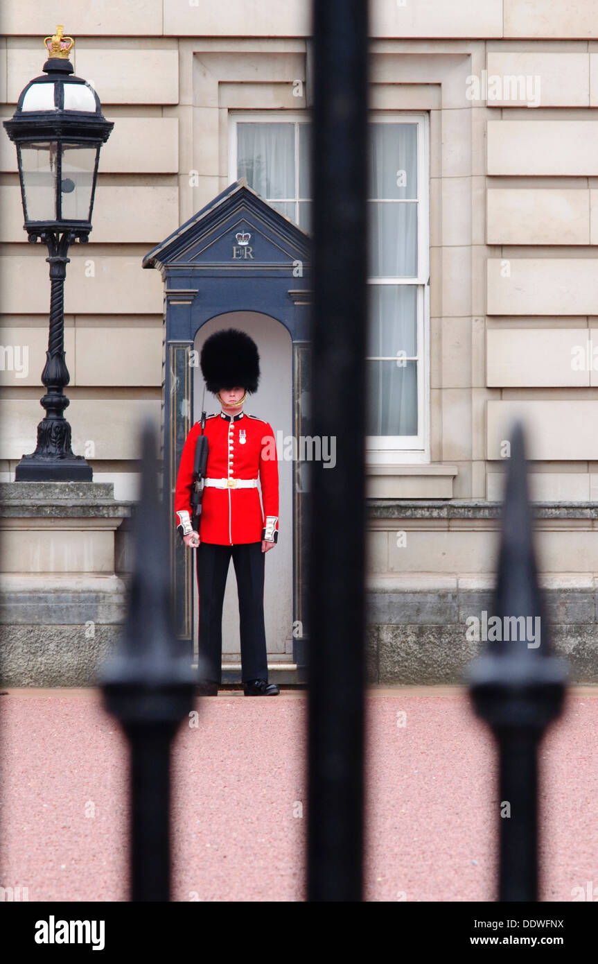 England, London, Buckingham Palace, Royal Guard at Buckingham Palace Stock Photo