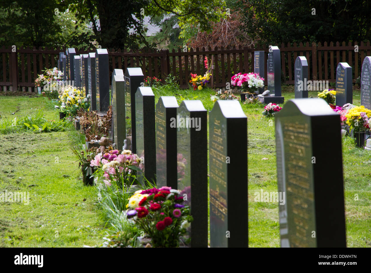 Graves gravestones headstones hires stock photography and images Alamy