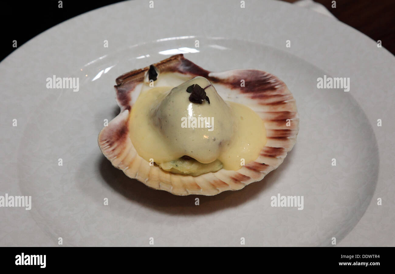 Scallop starter served at Fade Street Social restaurant Dublin Stock Photo