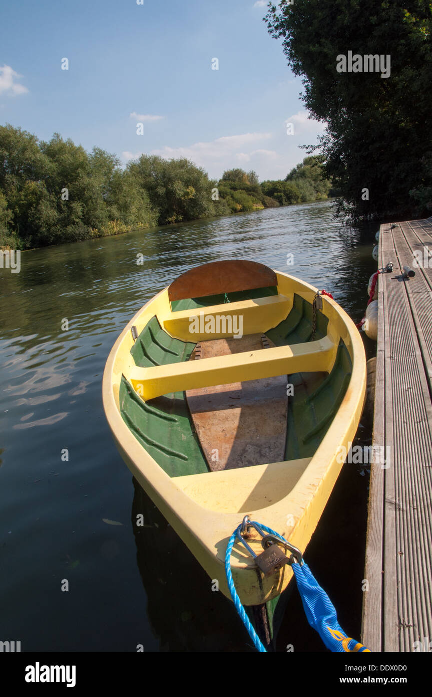 Boat tied up hi-res stock photography and images - Alamy