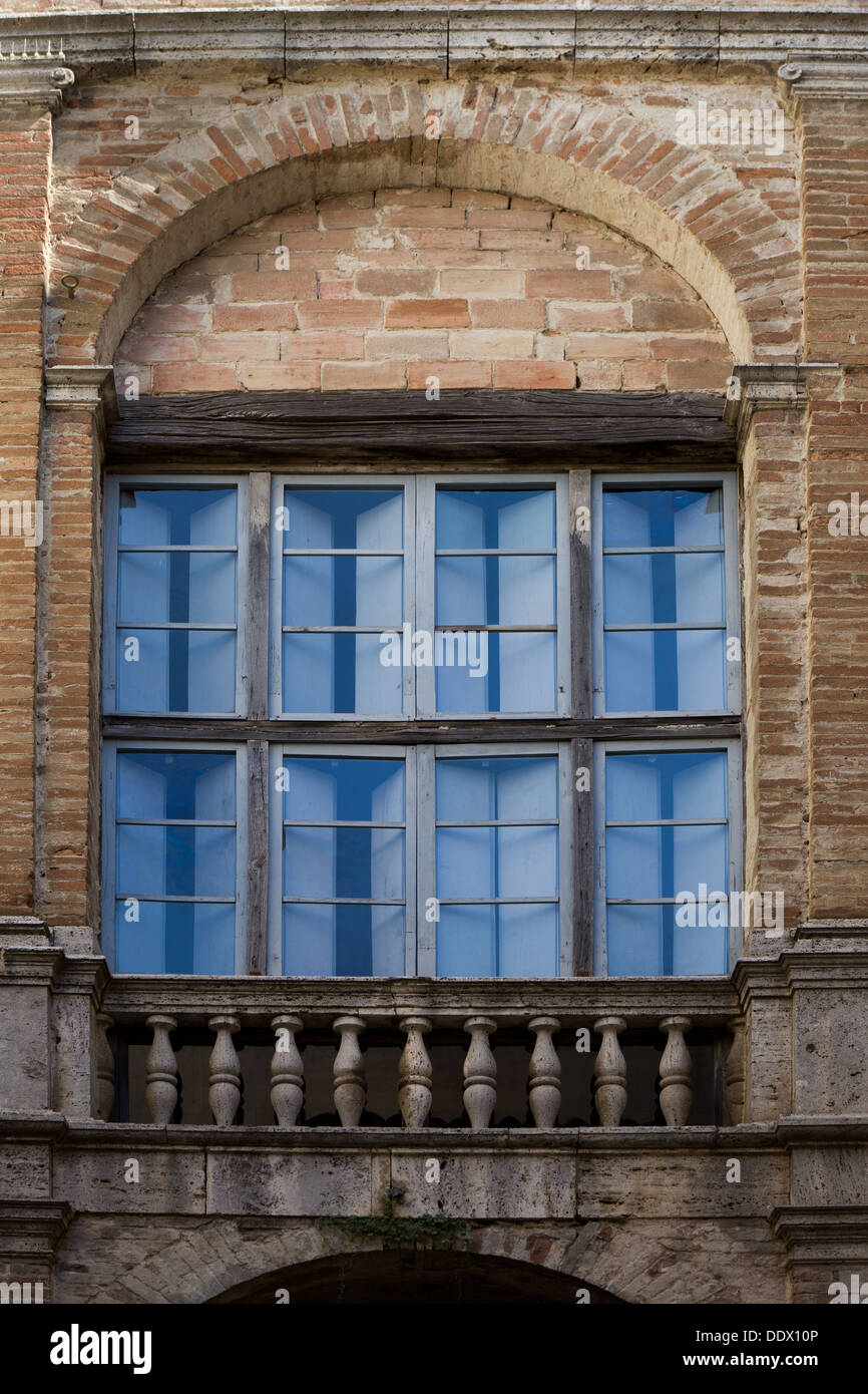 Renaissance balustrade hi-res stock photography and images - Alamy