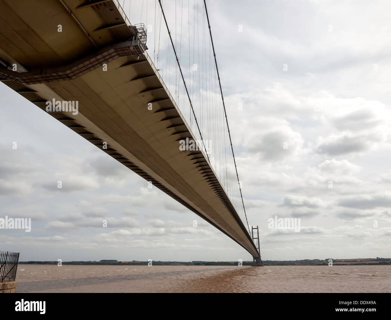 Humber Road bridge from Hessle on the North Bank Stock Photo