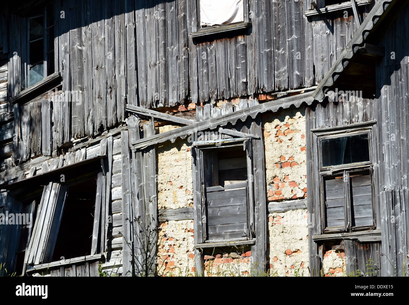 Broken glass on wall hires stock photography and images Alamy