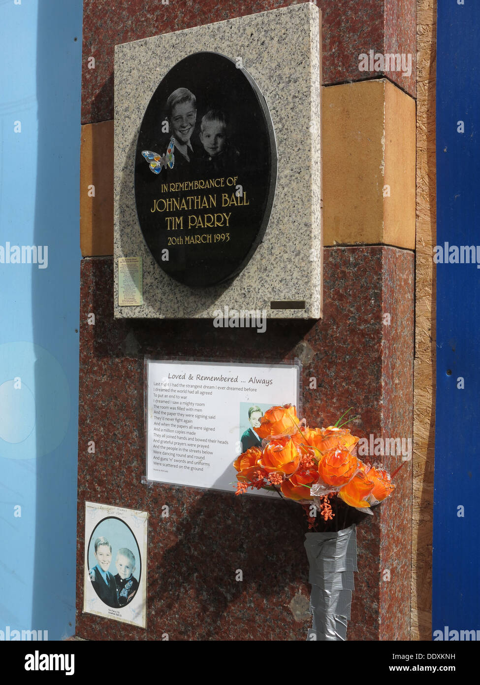 Memorial to Jonathon Ball and Tim Parry, victims of IRA bomb in Warrington 20/03/1993, Cheshire,UK (Replacement Memorial) Stock Photo