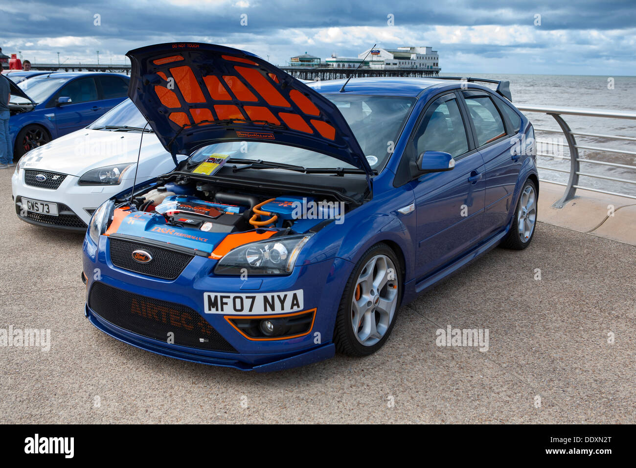 Ford focus rs bonnet up hi-res stock photography and images - Alamy
