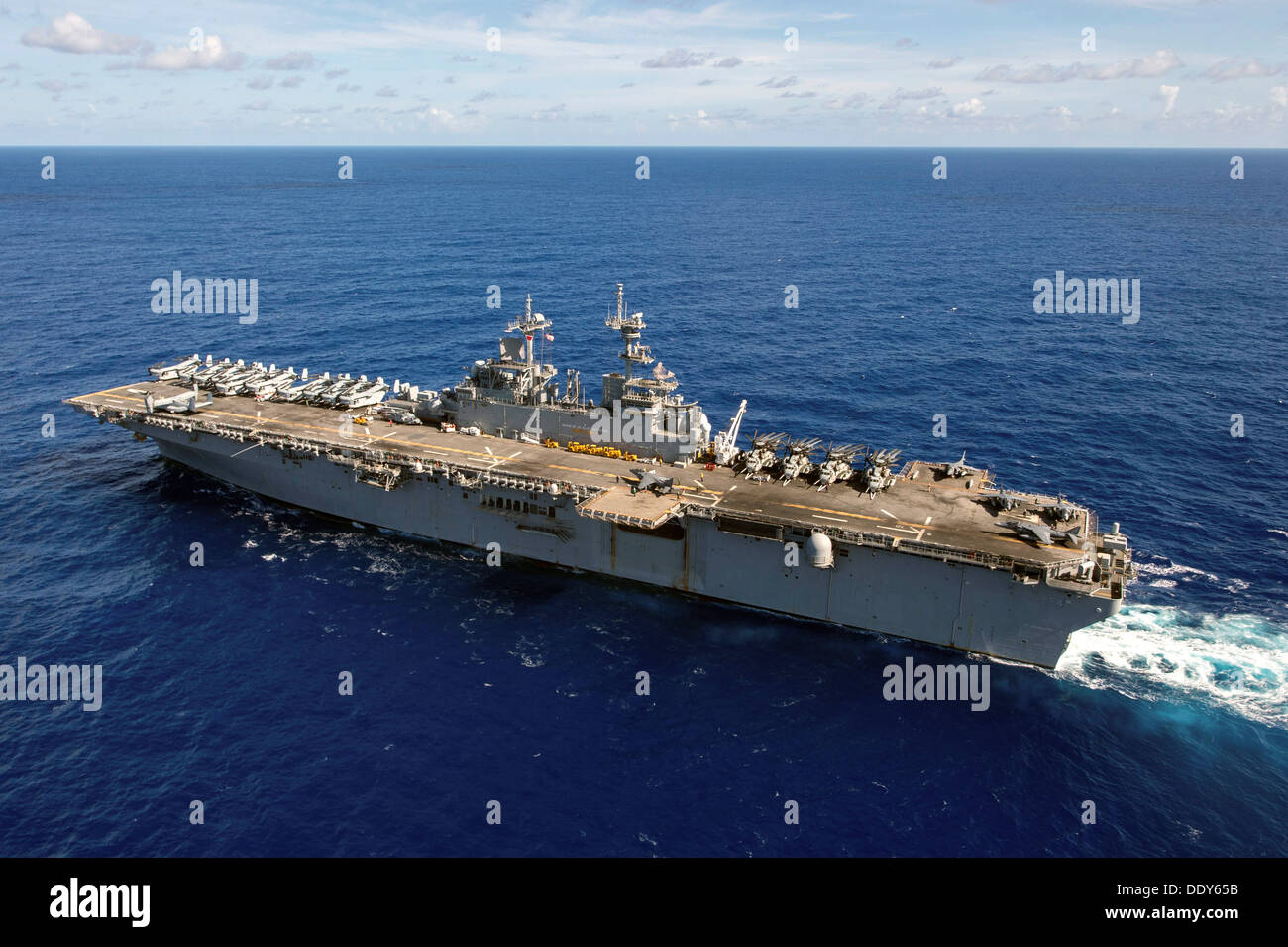 US Navy amphibious assault ship USS Boxer underway September 5, 2013 in the Pacific Ocean. Stock Photo