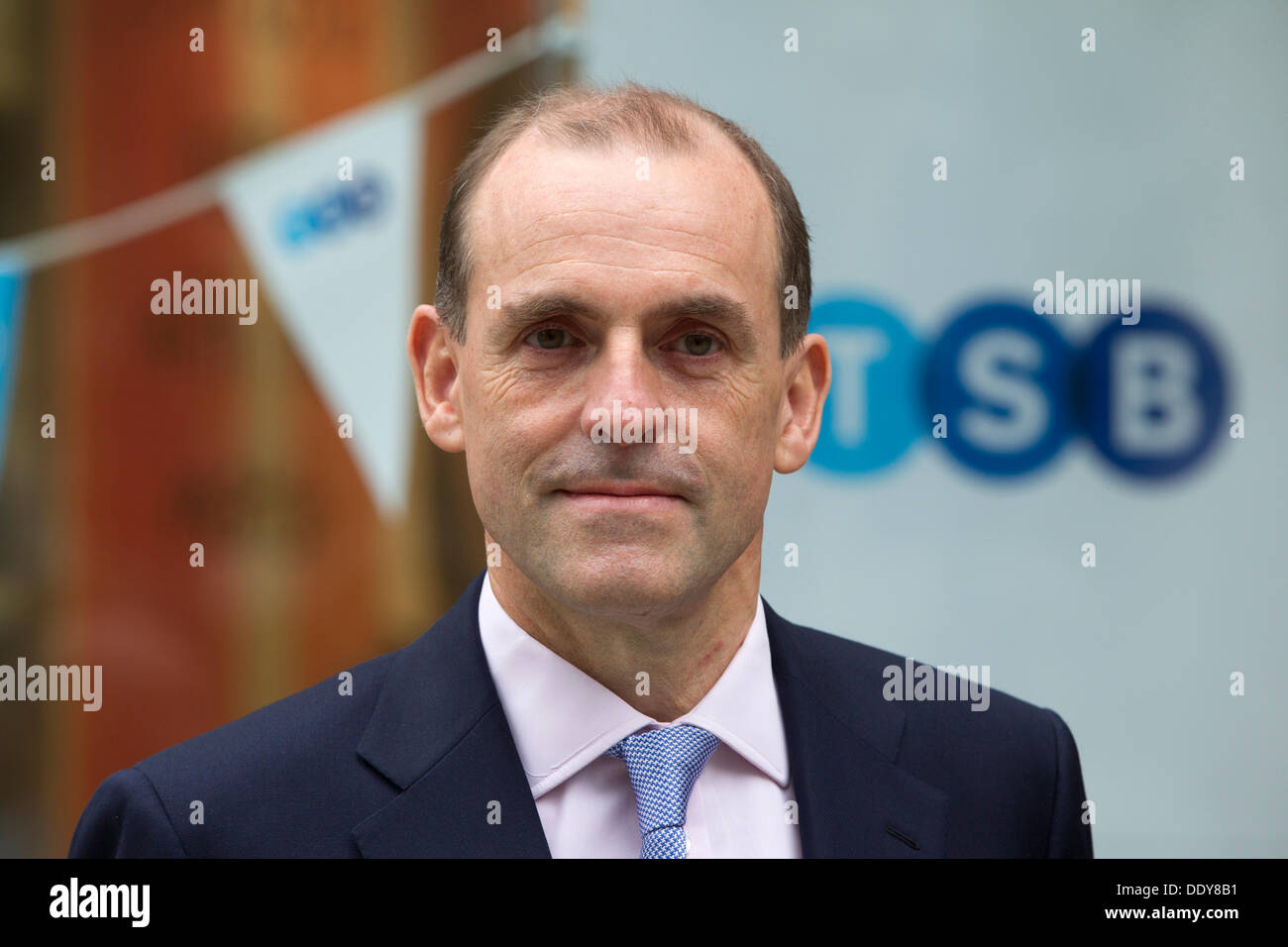 London, UK. 9th Sep, 2013. TSB launch by Lloyds Banking Group, Baker Street, London. More than 600 branches and eight million accounts have been split from Lloyds in order to meet European competition rules. TSB Chief Executive Officer Paul Pester opens a branch in London on the banks first day of trading. Credit:  Jeff Gilbert/Alamy Live News Stock Photo