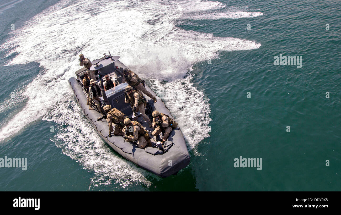 U.S. Marines assigned to Force Reconnaissance Platoon, Maritime Raid ...