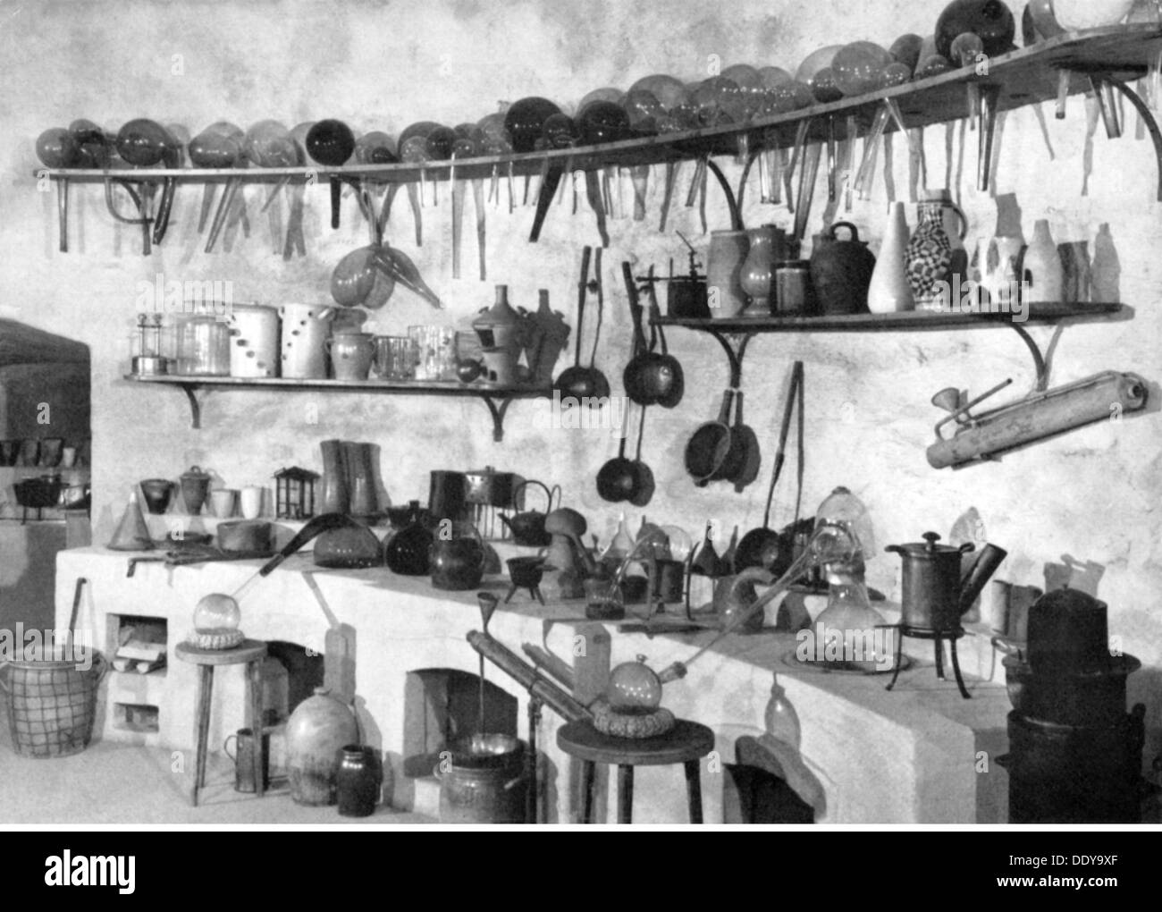 medicine,pharmacy,pharmacy,laboratory apparatus,18th century,German