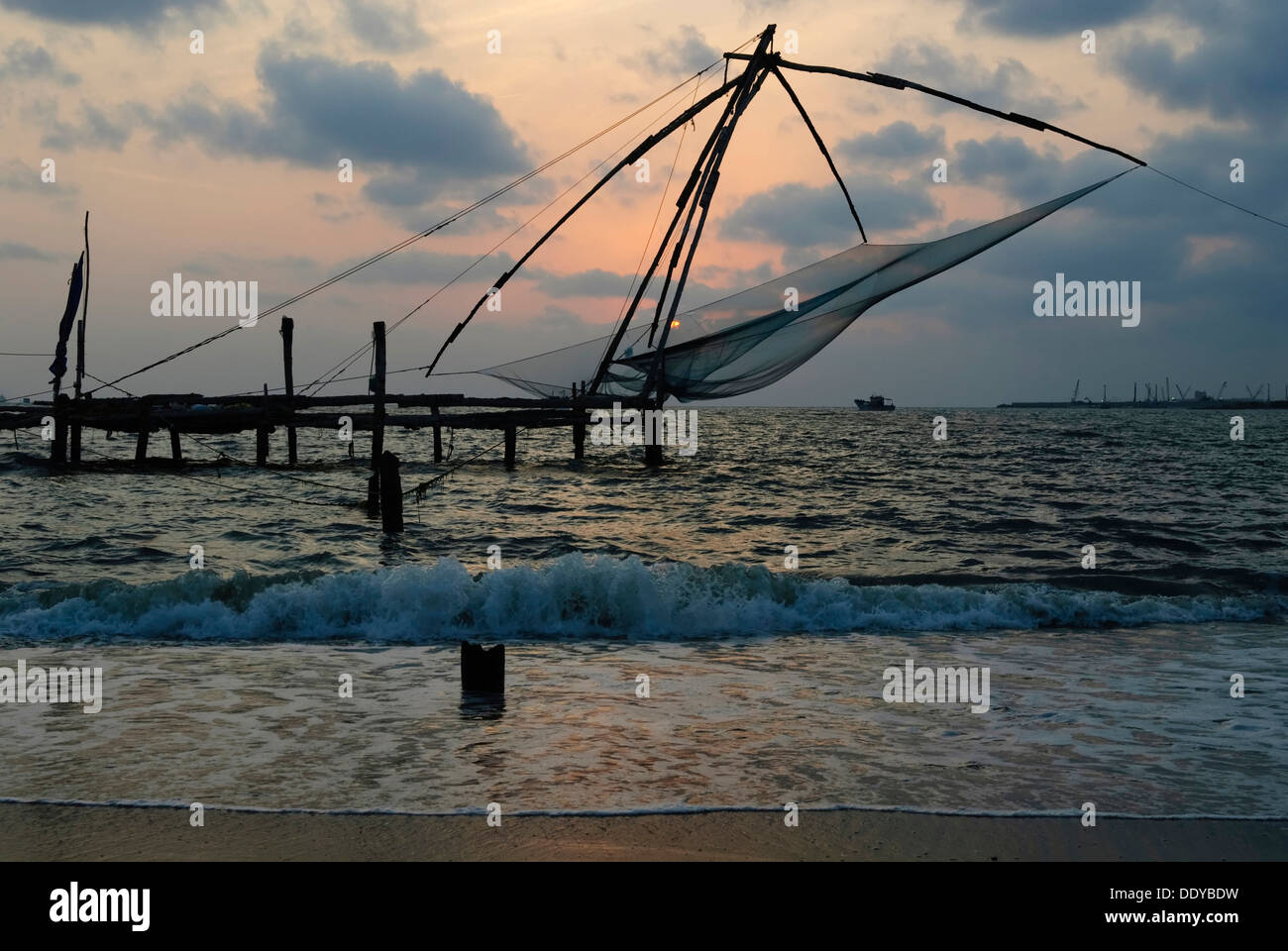 Chinese fishing net at sunset, Kochi, Kerala, India, Asia Stock Photo -  Alamy
