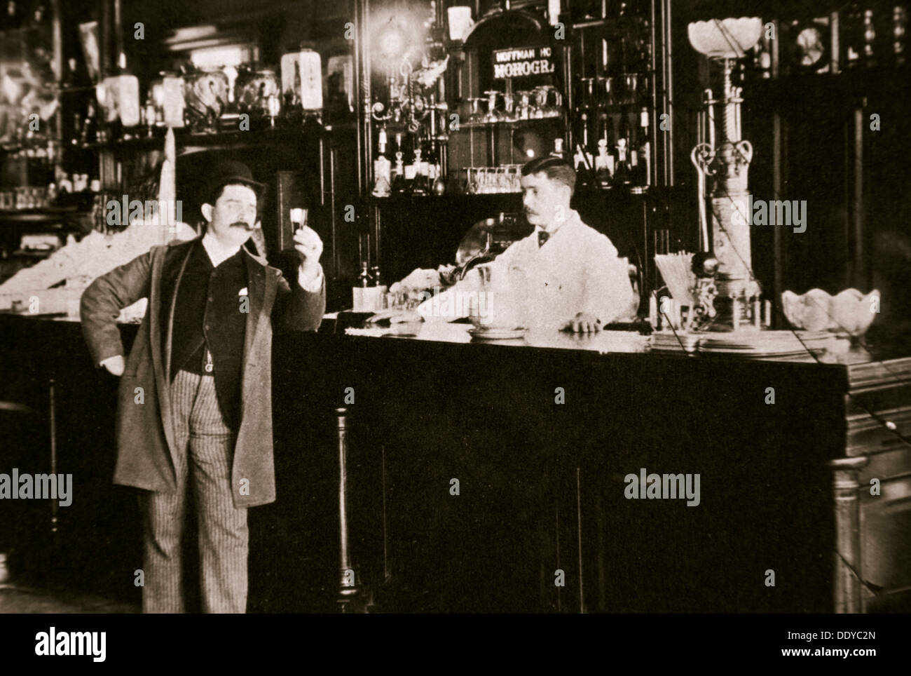 Презентация о виды баров. История бара. Кафе 20 век ссср. Истории про бары. Бар сша 19 век.