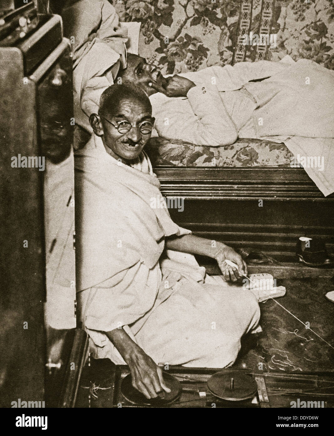 Mahatma Gandhi visiting London for 'Round Table' conferences, September 1931.  Artist: Topical Press Agency Stock Photo