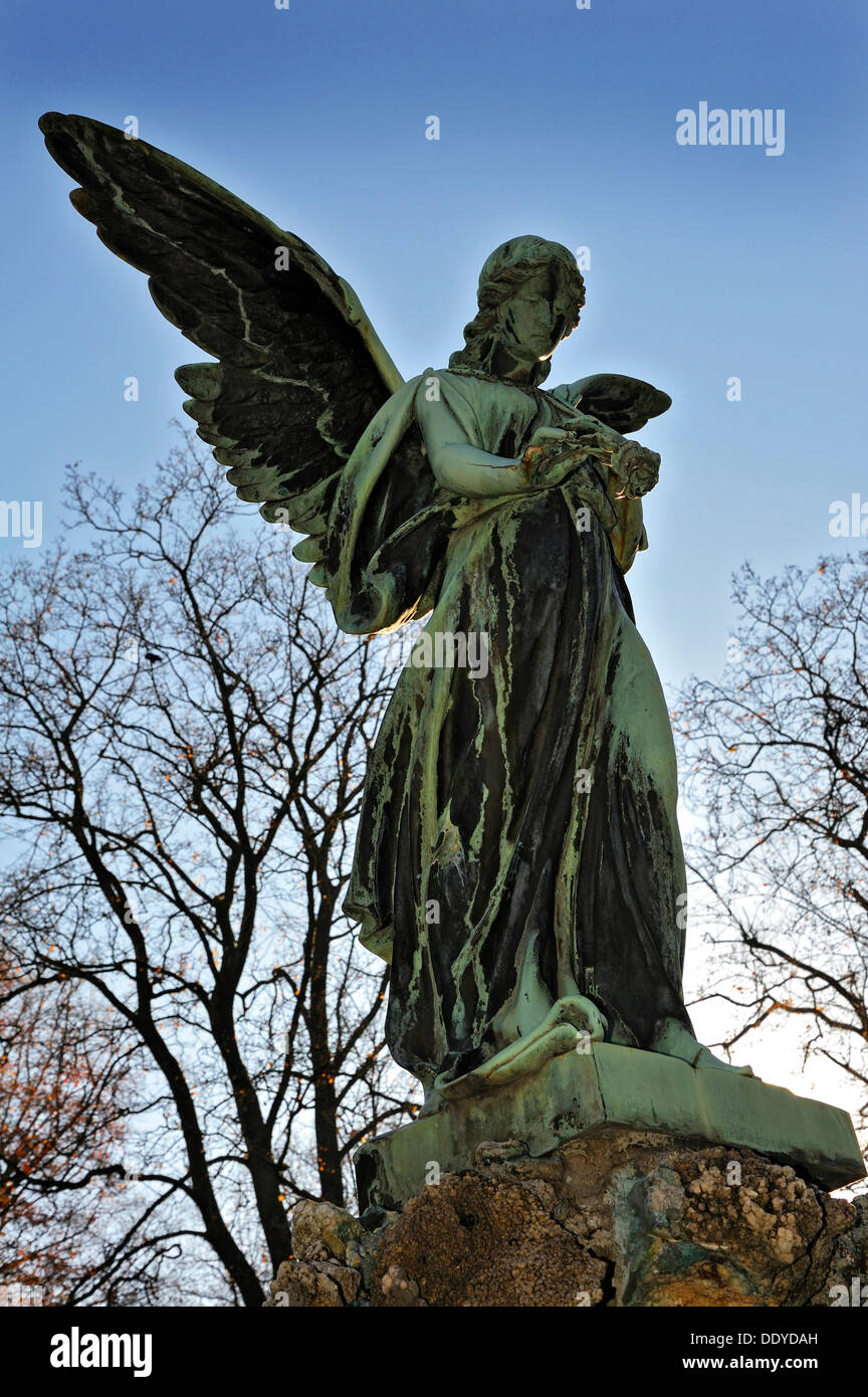 Statue angel wings on cemetery hi-res stock photography and images - Alamy