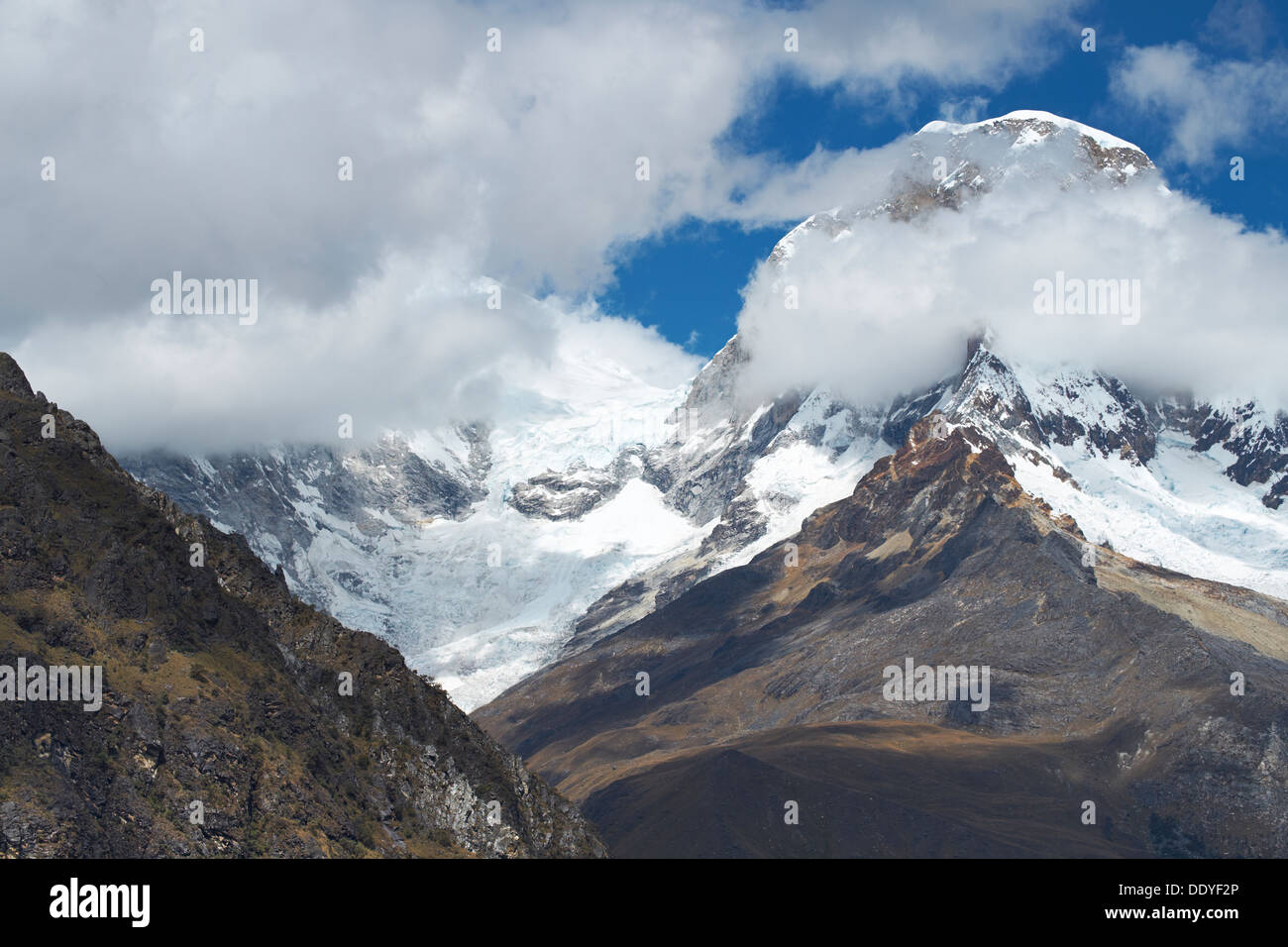 Summit of Huascaran in the Huascarán National Park, Peruvian Andes. Stock Photo